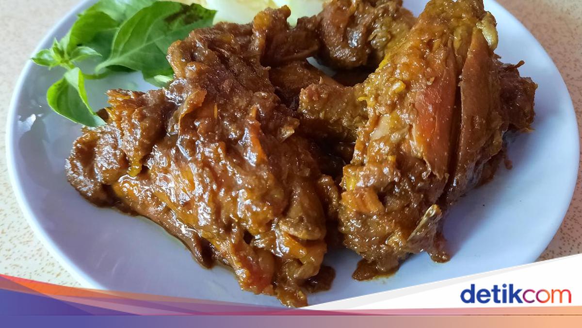 Ayam Bakar Bariklana '74: Rasa yang Menggigit Jiwa di Jantung Cilacap